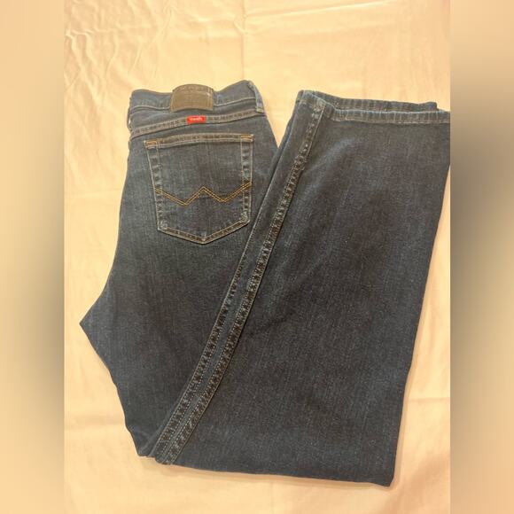 Men’s Wrangler Relaxed Boot Jeans size 33x32 - Picture 1 of 9
